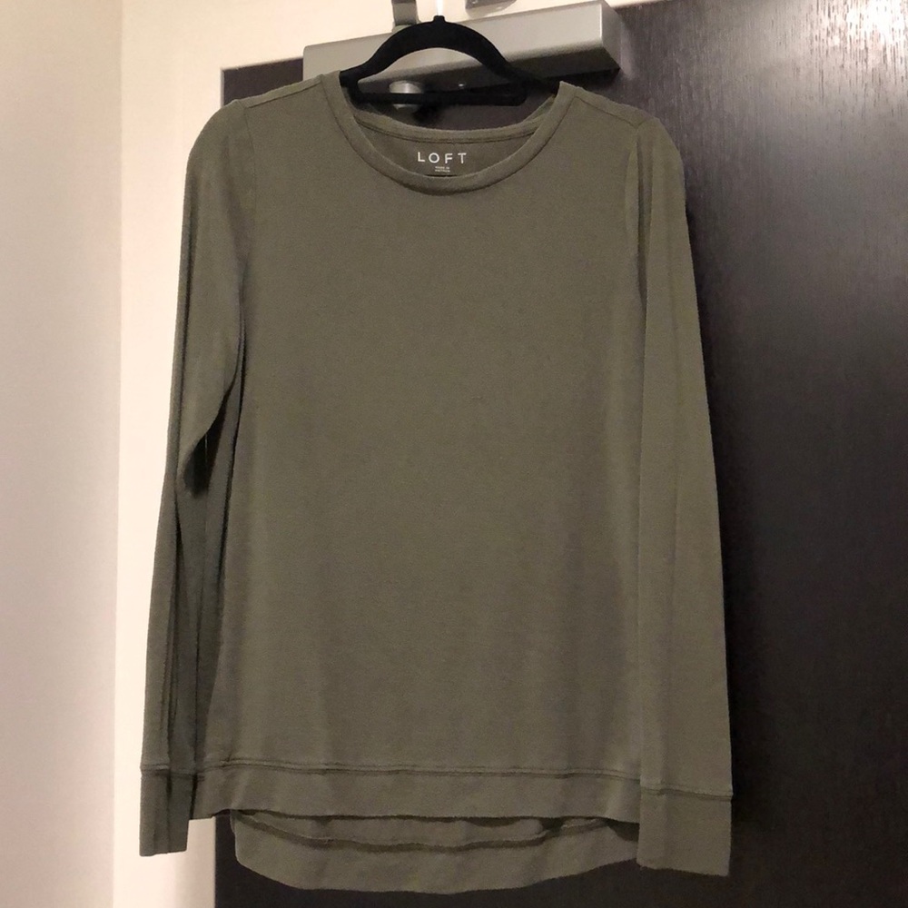 LOFT olive green sweatshirt style long sleeve